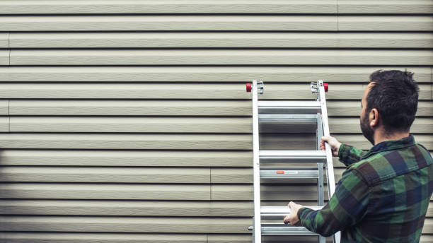 How To Choose The Right Materials for Your Siding Installation in 'Balm, FL